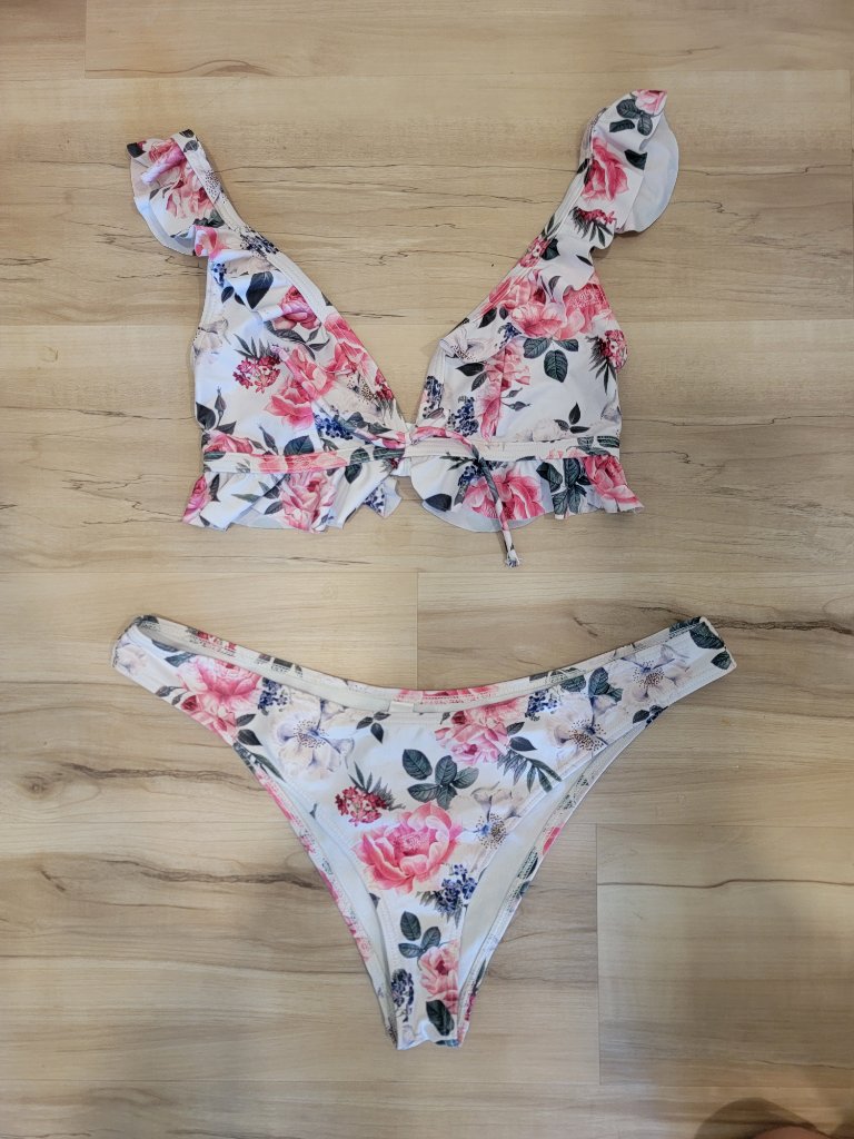 Peek & Beau / Asos Floral Ruffle Bikini Set, Size 4d/Dd Top And Size 8 Bottoms